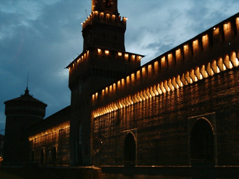Best-design-guides-must-see-architecture-in-Milan-castello-sforzesco