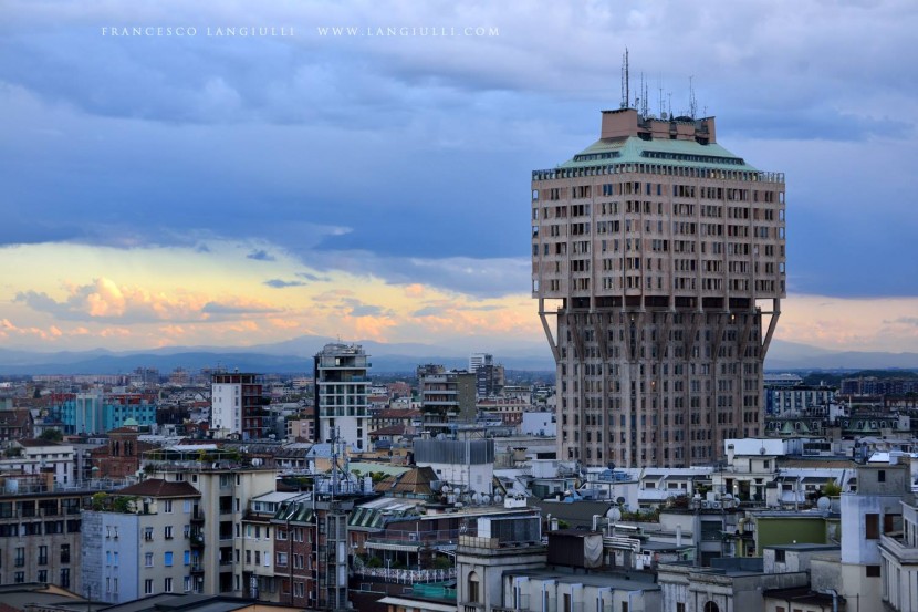Best-design-guides-must-see-architecture-in-Milan-torre-velasca