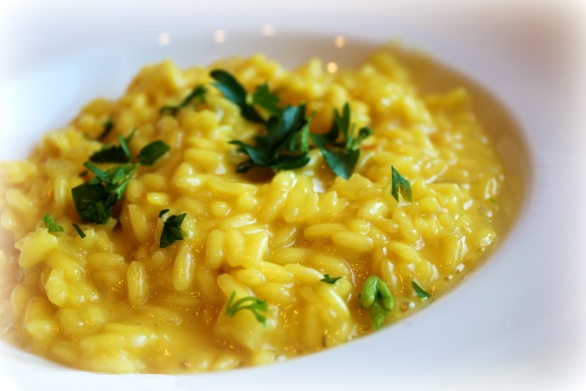 best-design-guides-the-best-food-to-try-in-milan-risotto-alla-milanese