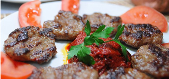 Best-design-guides-top-7-best-food-to-try-in-istanbul-kofte
