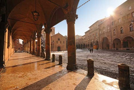 best-design-guides-north-italy-one-day-in-bologna-porticoes
