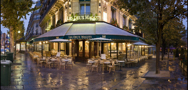 The most delicious smell of coffee in Paris Les Deux Magots